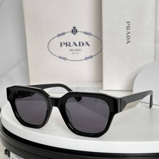 Prada Model: Pr1522 Size: 52, 22-145