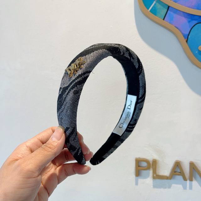With Packaging Dior Dior New Arrival D-Letter Wide Hairband, Counter Quality, Le