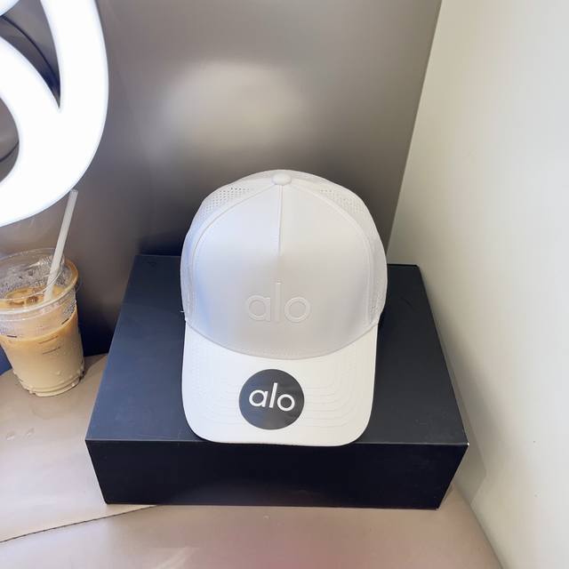 High Volume Alo~Spring/Summer New Back Mesh Baseball Cap Unique Design, Versatil