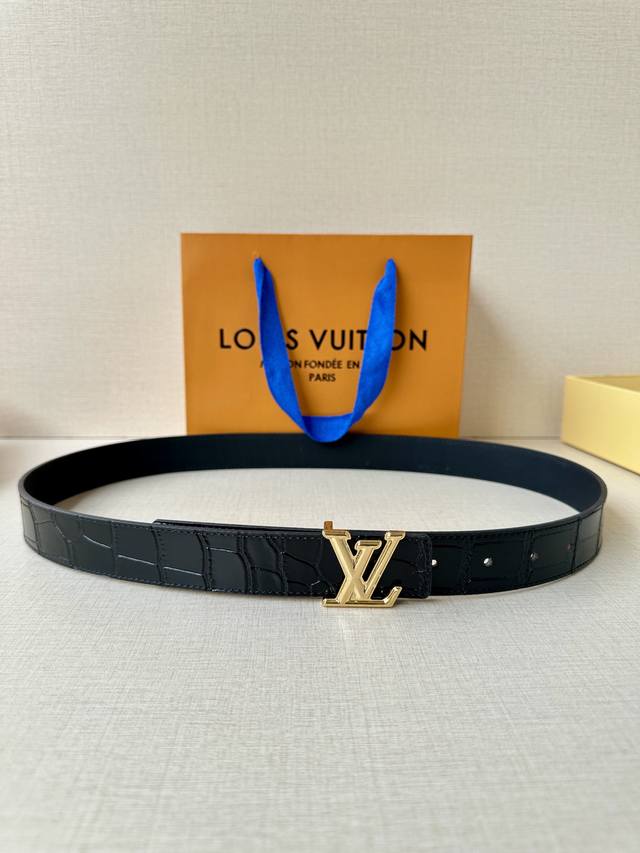 Special 3.0-Inch Wide Belt Crafted With Imported Top-Grain Leather Embossed With