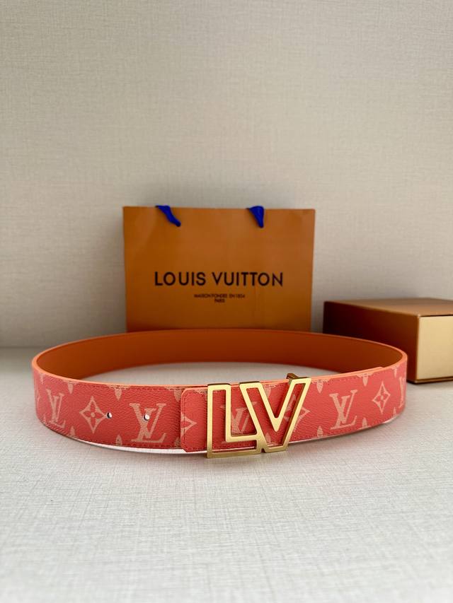 Special Lv Initiales 4.0 Wide Double-Sided Belt Is A Accessory From The Spring/S