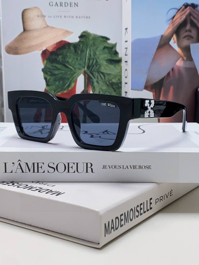 Off-White Latest Design Style, Authentic Custom-Made, High-Quality Craftsmanship