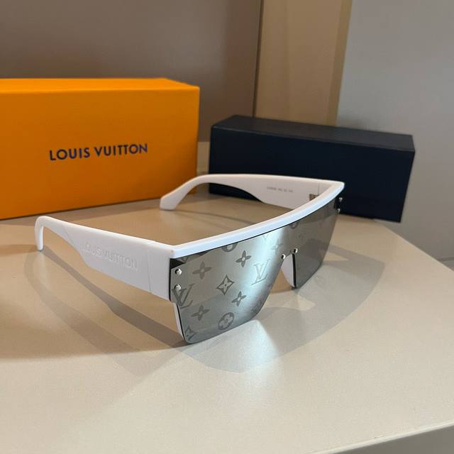Lv Those Who Wear These Sunglasses Exude A Powerful Aura. Louis Vuitton Sunglass