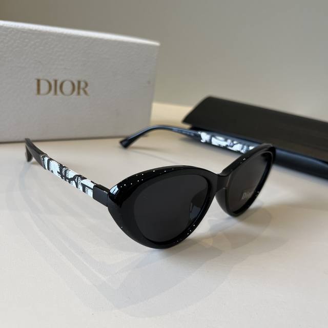 Dior Diorclub Series Sunglasses The Diorclub Series Sunglasses, Inspired By Summ