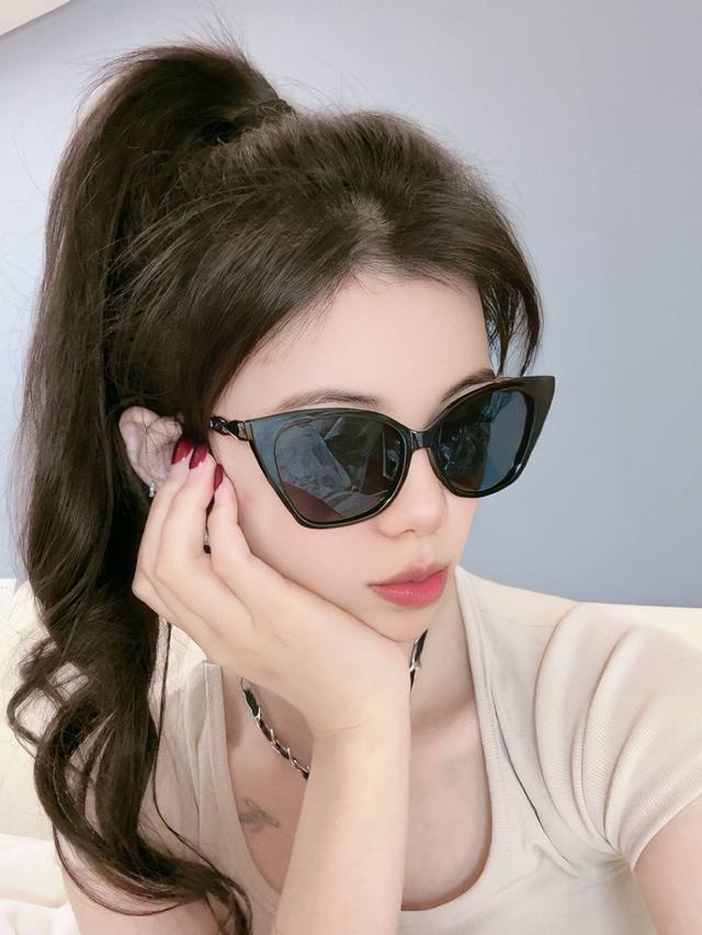 New Arrival Chanel Sunglasses Redefine The Latest Spring/Summer Eyewear With Uni