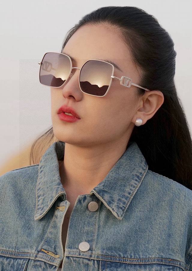 Polarized Series Lv Large-Frame Sunglasses Classic Square Frame Design, Flatteri