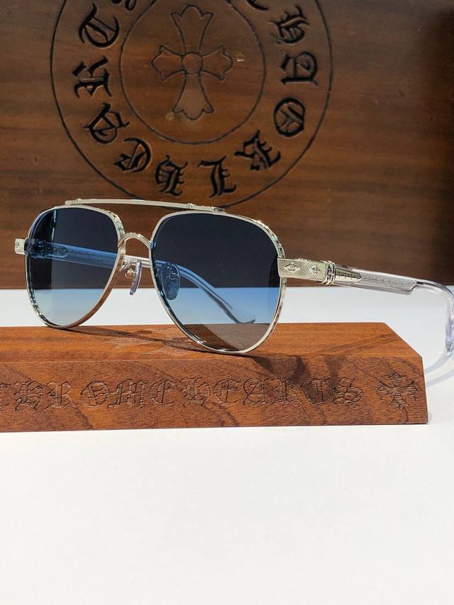 High-End Sunglasses, Pure Titanium Chrome Heart Classic Frog-Eye Design, Elegant
