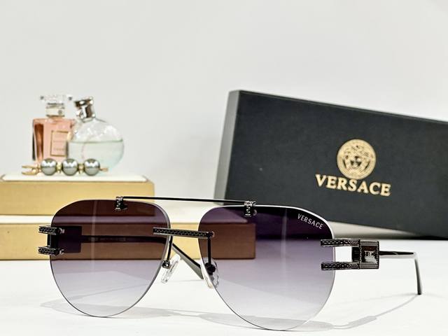 Versace Model: Ve6798 Size: 60 13 142
