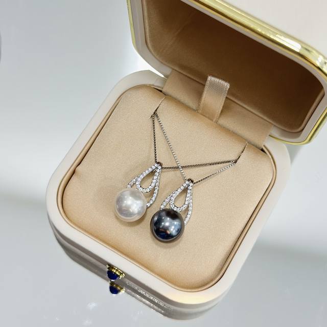 C613 Popular Mikimoto Teardrop Pearl Snake Bone Chain Necklace. A Super Popular
