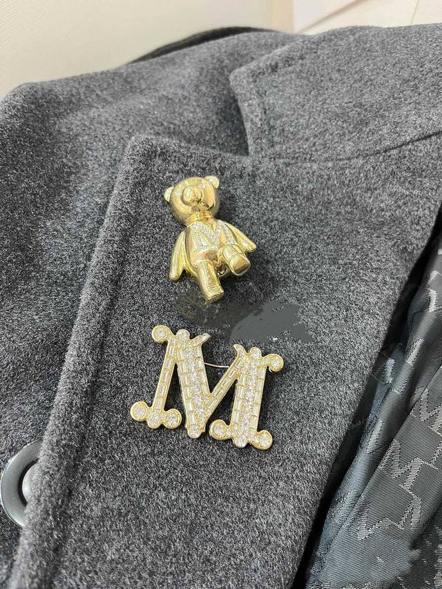 High-Quality, Details As Shown. M-Shaped Brooch, Z 2000, M Xm R Signature Brooch