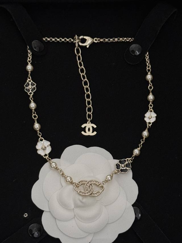 Flower Necklace, Ch*Nel Latest Design, Made Of Brass.