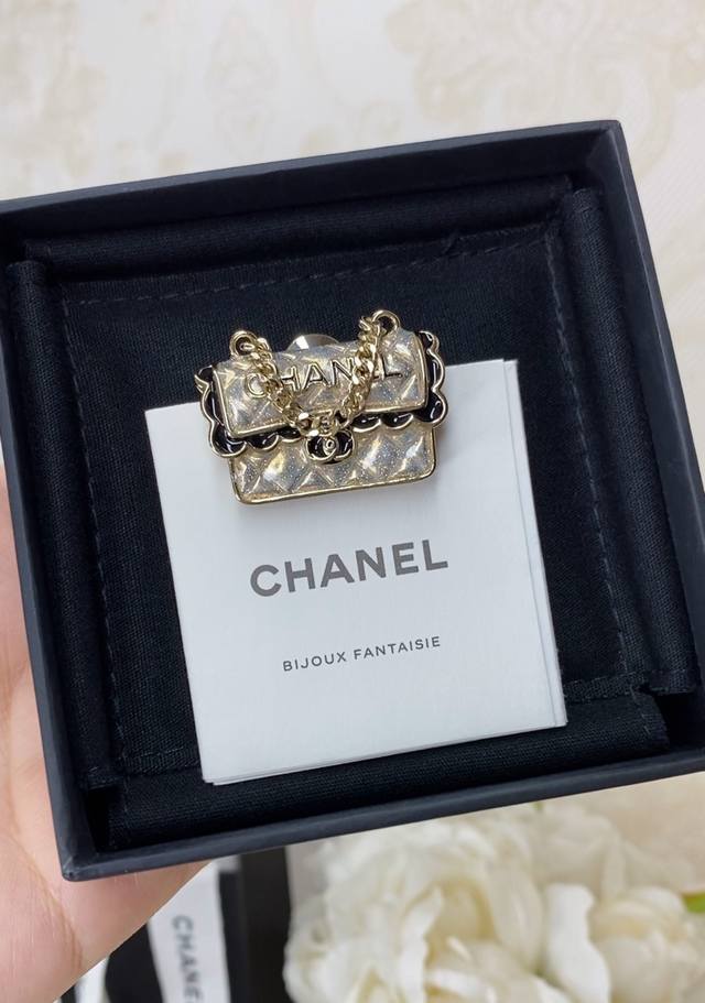 High-Quality, Details As Shown, Fragrant, Black Lace-Trimmed Handbag Brooch The