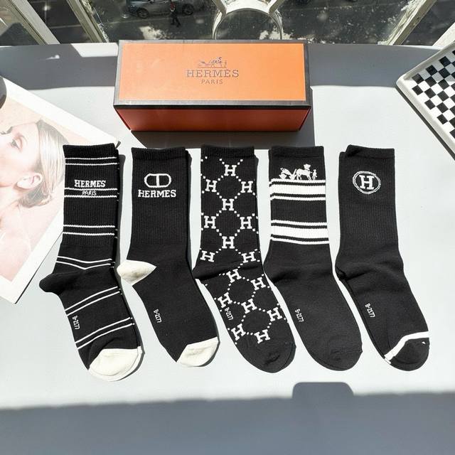 With Packaging, One Box Of Five Pairs. Herm S Classic Mid-Calf Socks Made Of 100