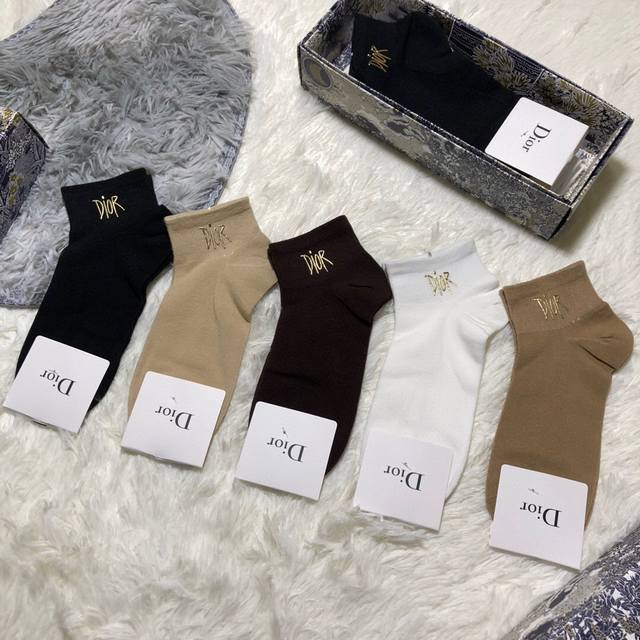 Special Dior Dior New Women's Socks, 5 Pairs Per Box, Made Of 100% Cotton, Soft,
