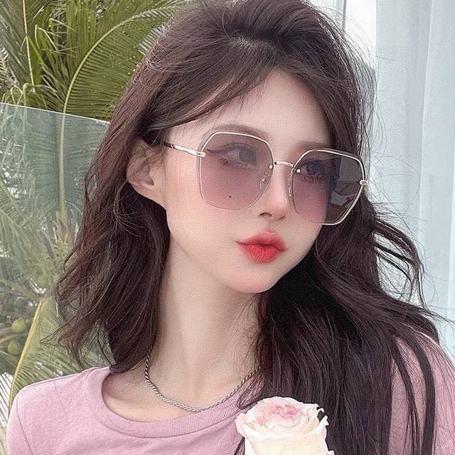 Chanel New Nylon Polarized Sunglasses, Frameless Diamond-Cut Edges For A Premium