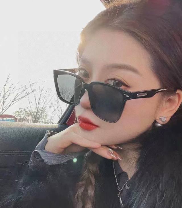 Gucci 2025 Spring New Arrival, Trendy Bestseller, Fashionable Square Frame Polar