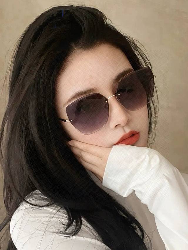 Gucci 2025 Spring New Arrival Latest Frameless Sunglasses Trending Among Influen
