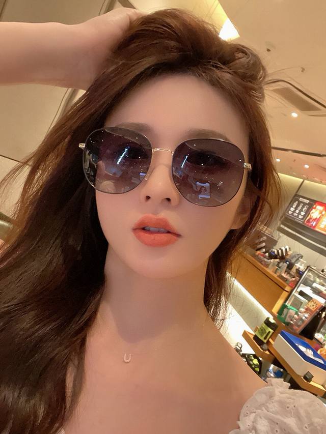 Chanel Chanel Trendy Bestseller Fashionable Oversized Sunglasses, Comfortable To