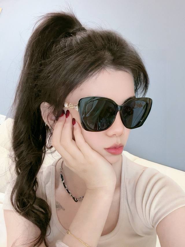 Chanel Oversized Sunglasses. Classic Square Frame Design, Flattering For All Fac