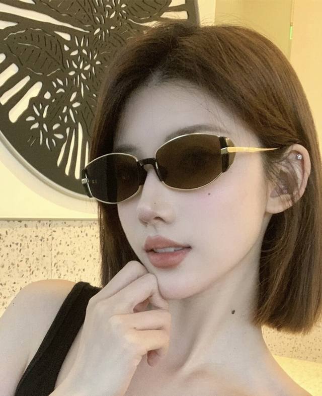 Gucci 2025 Official New Model, Same As Many Celebrities, New Large Frame Polariz