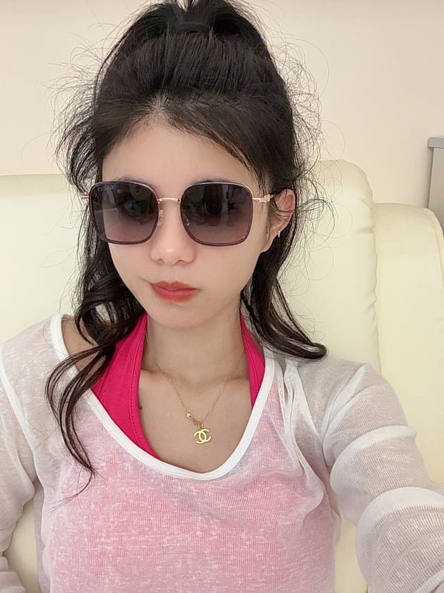 Gucci Sunglasses 2025 New Model: Square Frame Design That Is Elegant While Visua