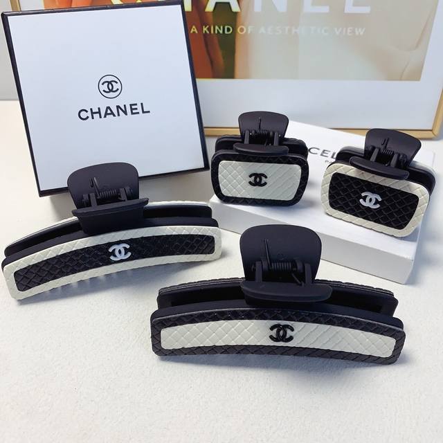 Chanel Chanel Hair Clip Chanel-Style Checkered Grab Clip Elegant And Versatile D
