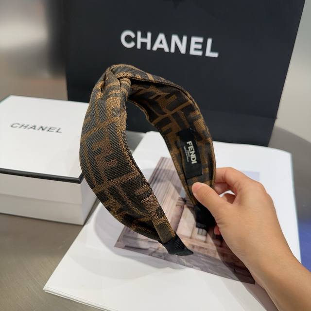 Comes With Packaging Box Fendi F Hairband, Retro And Elegant, Simple And Versati