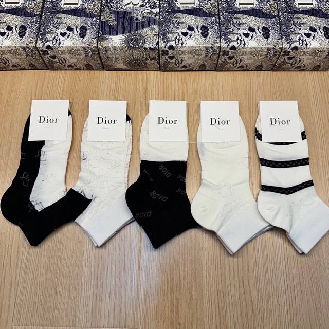 Special Dior New Arrival Trendy Women's Socks, 5 Pairs Per Box, Ice Silk Materia