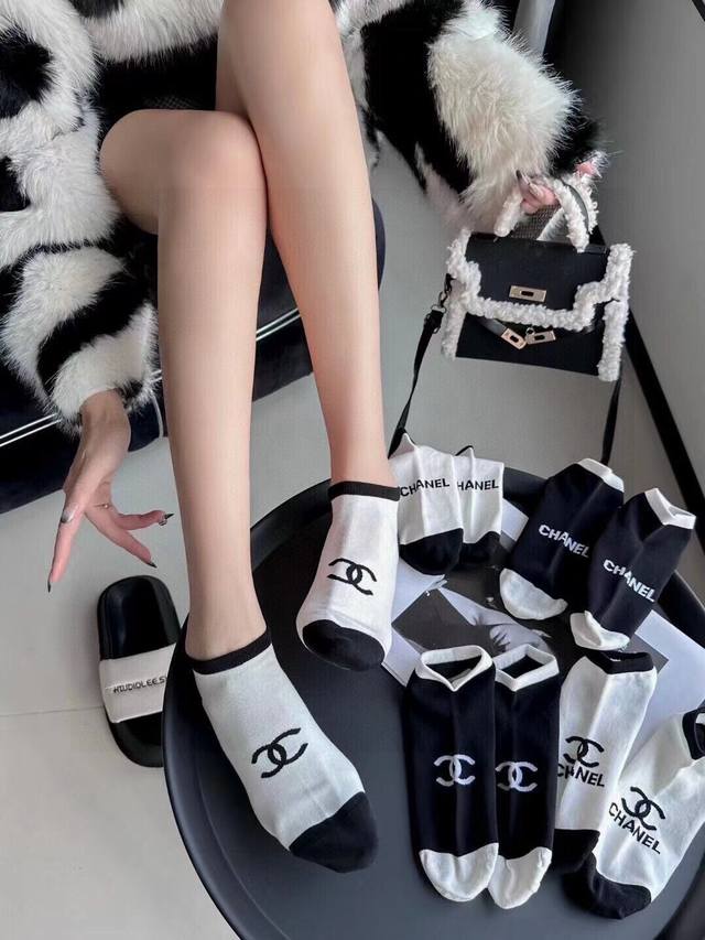 Special Chanel New Women's Socks, 5 Pairs Per Box, Made Of Pure Cotton, Soft, Co