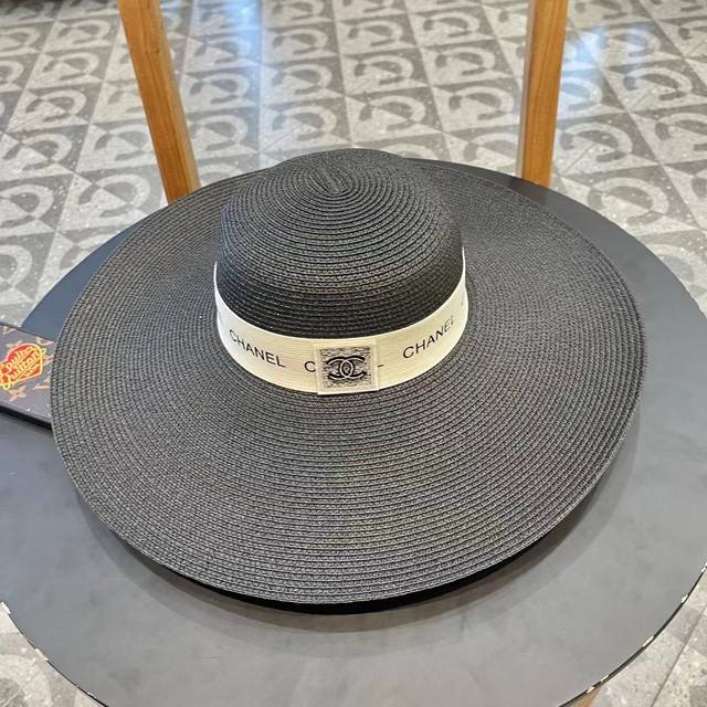 Chanel New Straw-Woven Sun Hat, Beach-Inspired, Simple And Elegant, Versatile Es