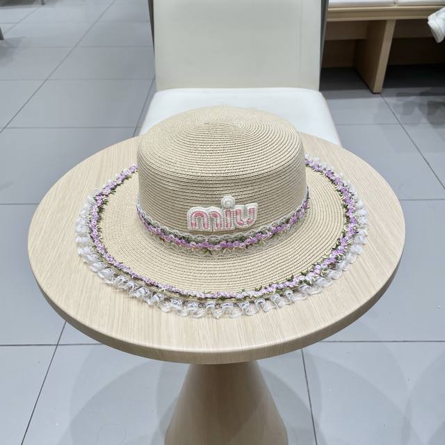 Miu Miu Straw Hat With Fine Braided Straw Flower Trim, Easy To Carry, High-End C