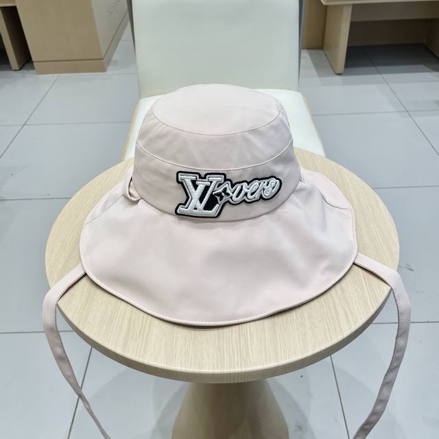 Louis Vuitton 2025 New Arrival Versatile Women's Bowknot Solid Color Bucket Hat