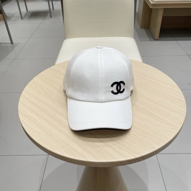Chanel New Baseball Cap, Classic Simple Design, Fashionable Casual Style