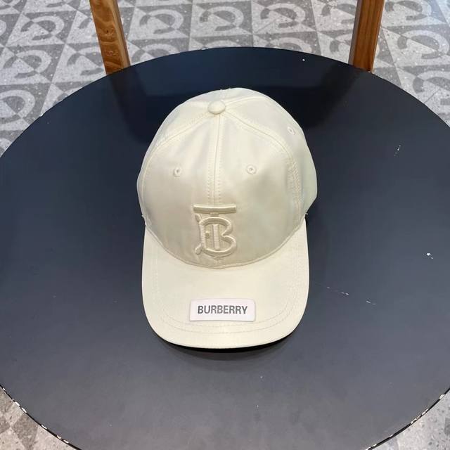 Burberry 3D Embroidered Baseball Cap, Original Single-Piece Design, Hot-Selling