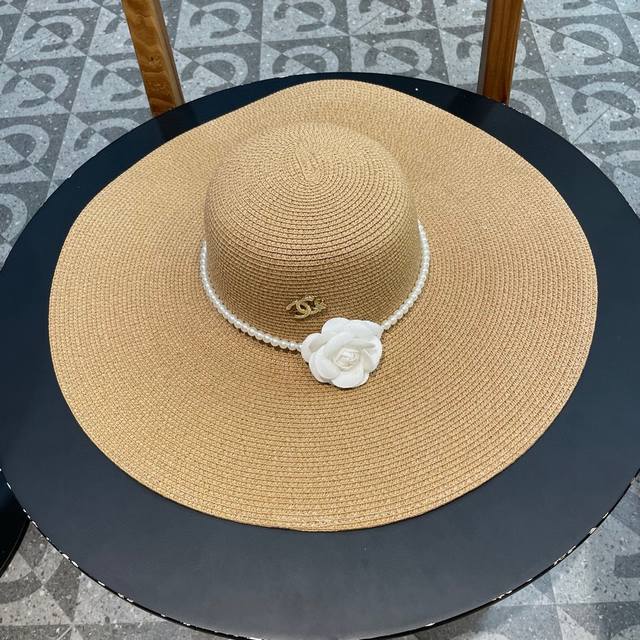Chanel Chanel New Straw-Woven Sun Hat With Wide Brim, Beach Style, Simple And El