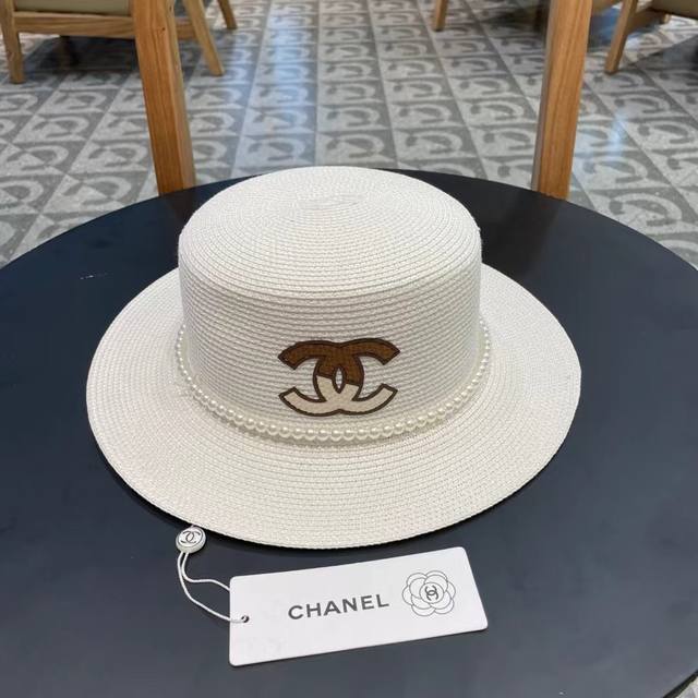 Chanel New Flat-Top Straw Hat, Beach-Inspired, Simple And Elegant, A Versatile P