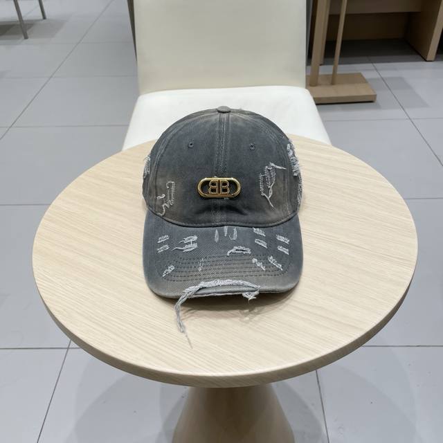 Balenciaga New Logo Baseball Cap, Cool Color Scheme, Suitable For Both Men And W