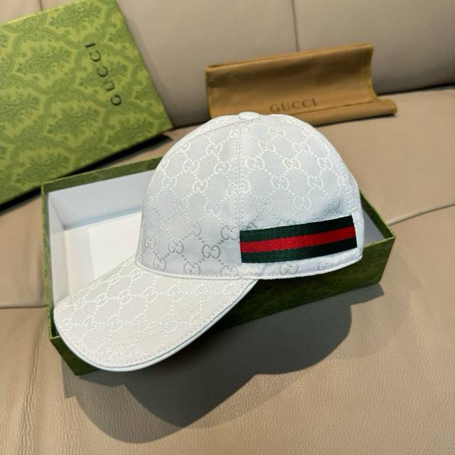 Timeless Classic! Apricot And Black Colors Available In S And L Sizes. Comes Wit