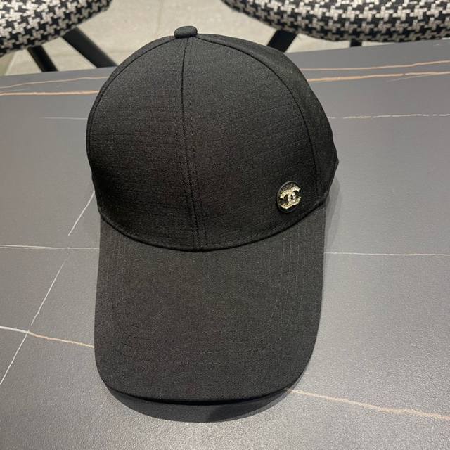 Chanel New Simple Influencer-Style Baseball Cap, New Arrival, High-End Design, V