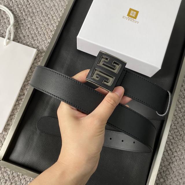 Givenchy 35Mm Imported Calf Leather, Top-Grain Leather, Paired With Original Pal