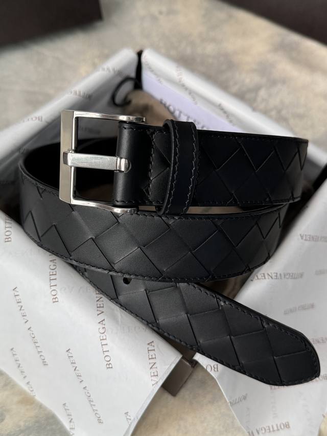 Bottega Veneta Intrecciato Woven Top-Grain Leather Belt With Horsehoe-Shaped Met