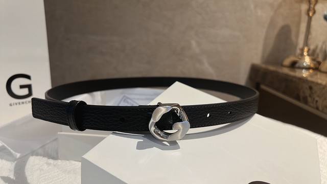 Givenchy G Chain Buckle Belt, Embodying Elegance, Simplicity, And Sophistication