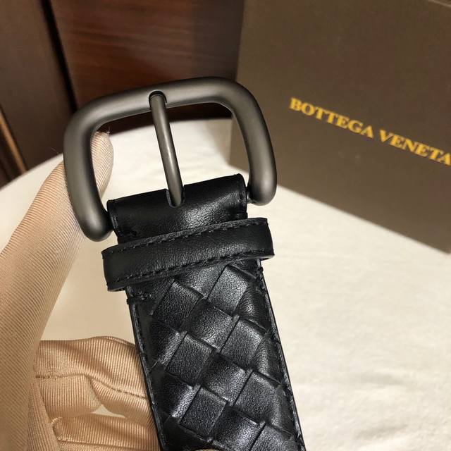 Made In Italy Bottega Veneta's Fashion Aesthetic Is Subtle And Meticulous, Becau