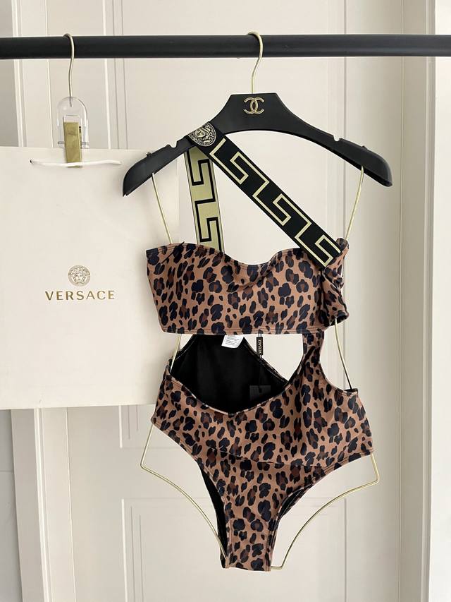 Versace One-Piece Swimsuit Suitable For Various Occasions: Beach, Swimming Pool,