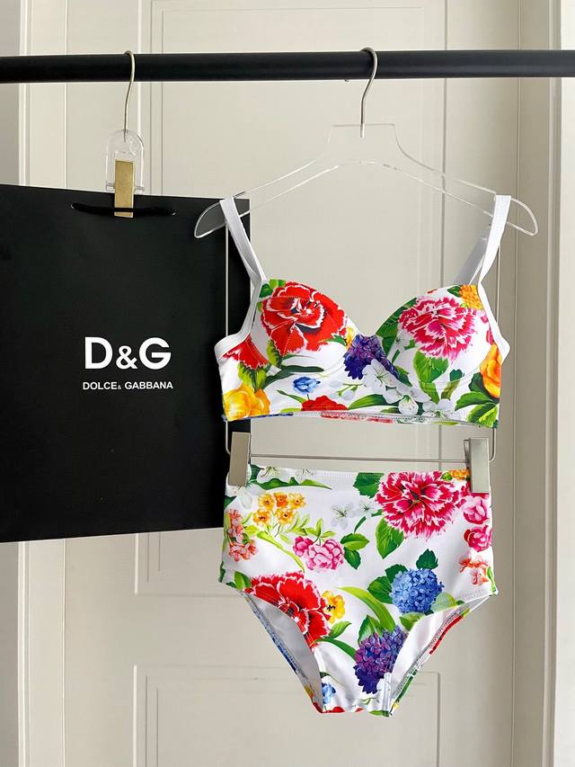 Dg New One-Piece Swimsuit Suitable For Various Occasions: Beach, Swimming Pool,