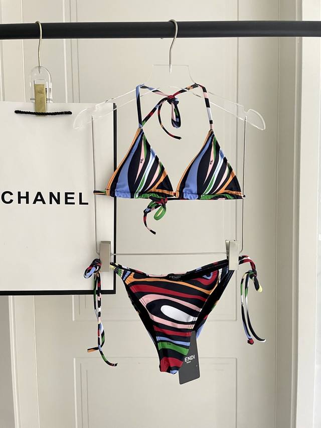 Pucci Two-Piece Bikini Suitable For Various Occasions: Beach, Swimming Pool, Hot
