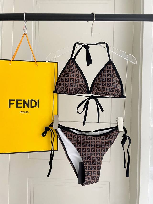 Fendi One-Piece Swimsuit Suitable For Various Occasions: Beach, Swimming Pool, H