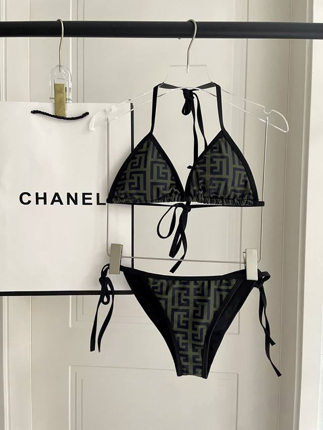 Balmain New Split Swimsuit Suitable For Various Occasions: Beach, Swimming Pool,