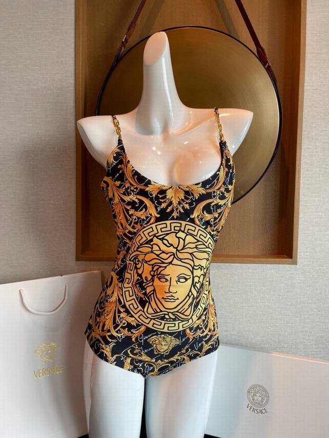 Versace Printed New Arrival With Built-In Pads, Suitable For Various Occasions: