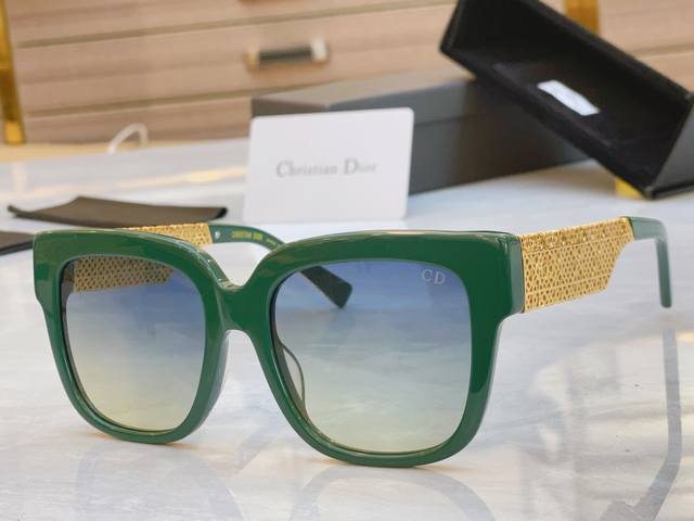 Dio* Dior* New Sunglasses, Model: Dioreilles1F, Size: 55Mm 19-142
